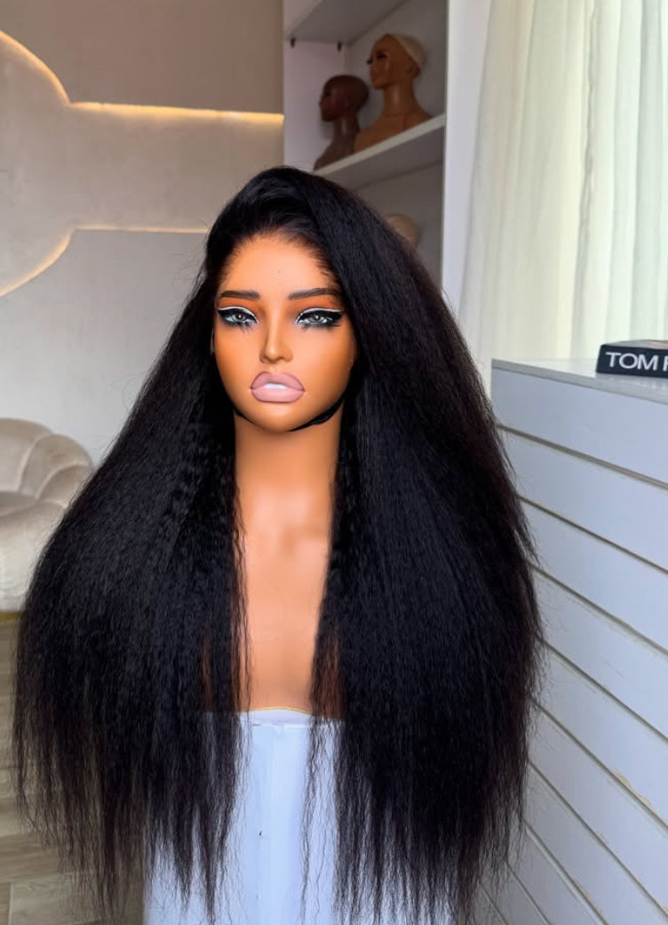 Peruca de cabelo liso estilo kinky, com lace HD 13x4.